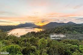 Menyaksikan Keindahan Sunset di Danau Tamblingan
