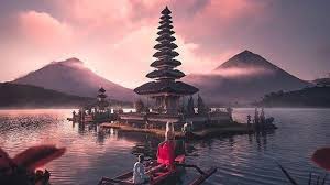 Keindahan Alam Bali yang Menenangkan di Anjungan Wanagiri, Danau Buyan