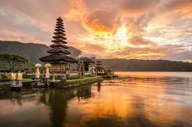 Keindahan Danau Buyan yang Tersembunyi di Anjungan Wanagiri