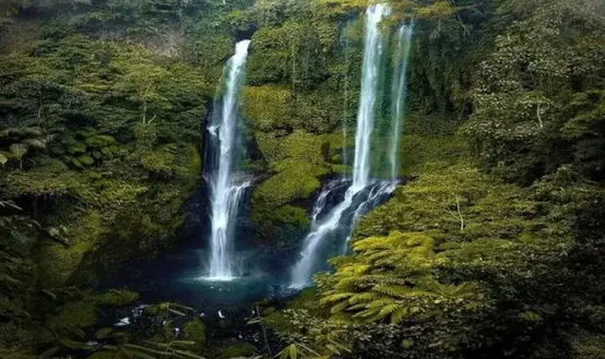 Keajaiban Alam Air Terjun Sekumpul Buleleng