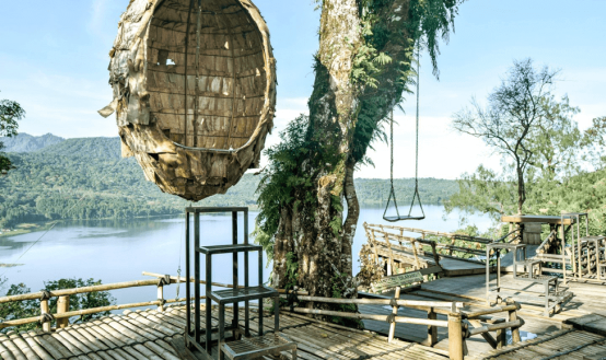 Anjungan Wanagiri di Danau Buyan: Tempat Terbaik untuk Menyaksikan Panorama Alam Bali