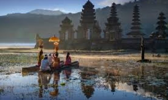 Keindahan Alam Danau Tamblingan
