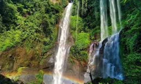 Keajaiban Alam Bali: Menikmati Air Terjun Sekumpul Buleleng