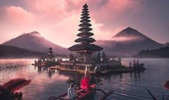 Keindahan Alam Bali yang Menenangkan di Anjungan Wanagiri, Danau Buyan