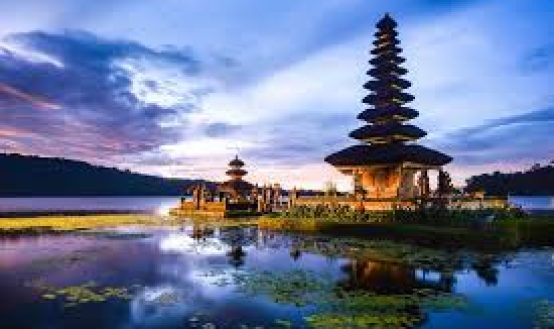 Tips Memotret Keindahan Danau Beratan Bedugul Bali