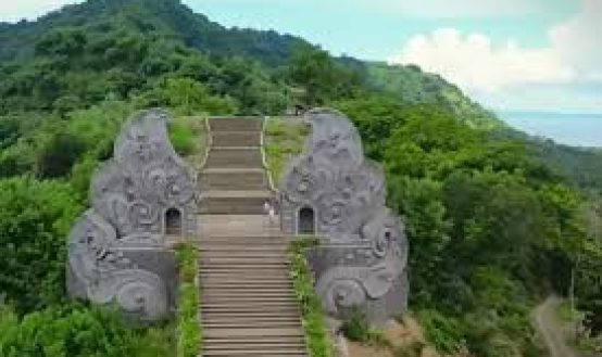 pucak bukit gumang , Pura Ulun Danu Bratan, pura ulun danu, pura ulun danu beratan bedugul, pura ulun danu batur, pura ulun danu bedugul