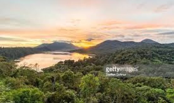 Menyaksikan Keindahan Sunset di Danau Tamblingan