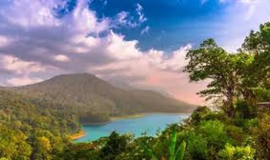 Danau Beratan