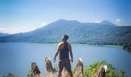 Anjungan Wanagiri: Tempat Sempurna untuk Menikmati Alam di Danau Buyan